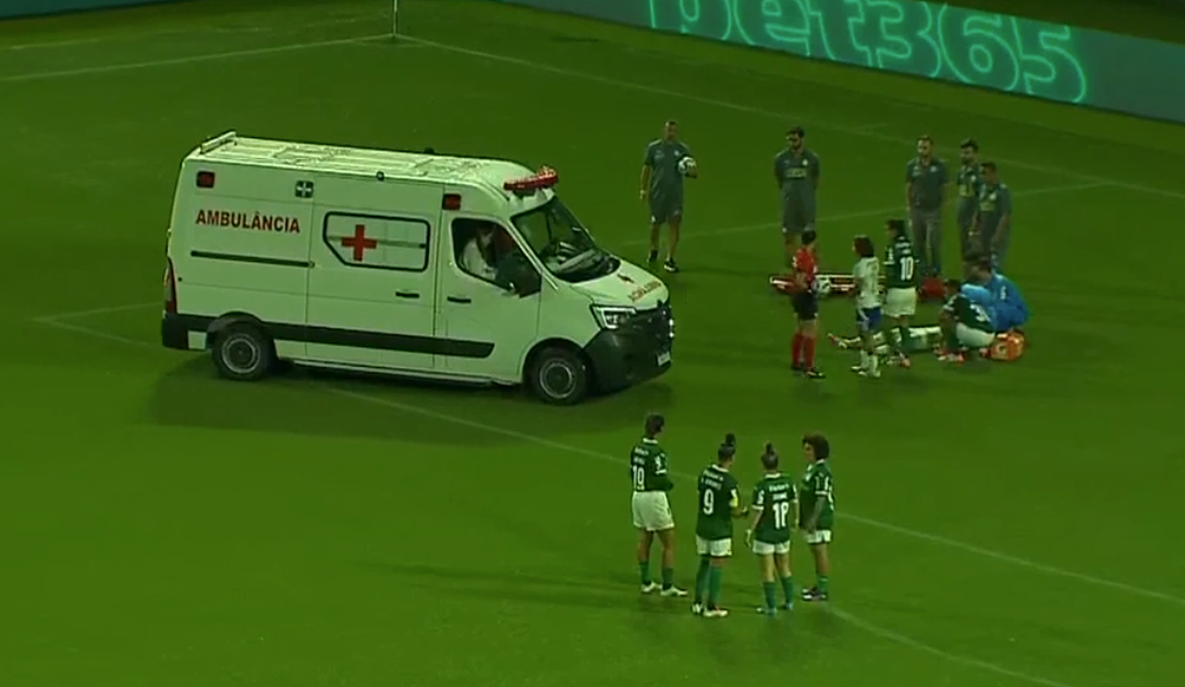 Palmeiras atualiza quadro de goleira que deixou campo de ambulância contra Cruzeiro