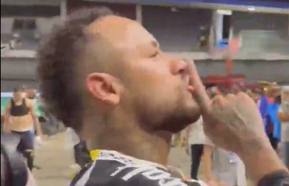 Neymar manda torcida do CRB 'calar a boca' e é provocado após eliminação