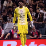 Hugo Souza, do Corinthians, é convocado por Ancelotti para defender a Seleção