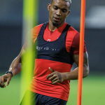 Volante Thiago Mendes se despede do Al-Rayyan e fica livre no mercado