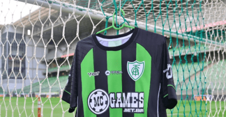 Camisa do América no estádio Independência