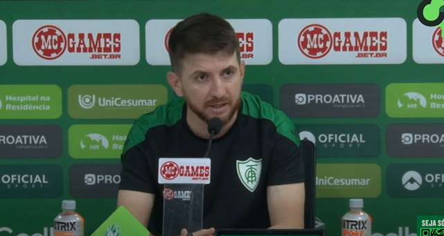 William Batista valoriza jogadores do América por vitória após oscilação na Série B