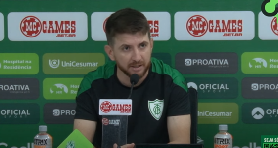 William Batista, técnico do América