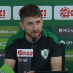 William Batista valoriza jogadores do América por vitória após oscilação na Série B