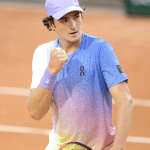 João Fonseca favorito? Comentaristas projetam jogo decisivo em Roland Garros