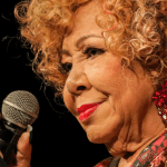Mariana recebe show em homenagem aos 50 anos de carreira de Alcione