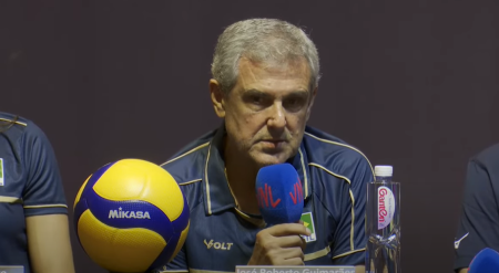 Zé Roberto Guimarães em coletiva da VNL