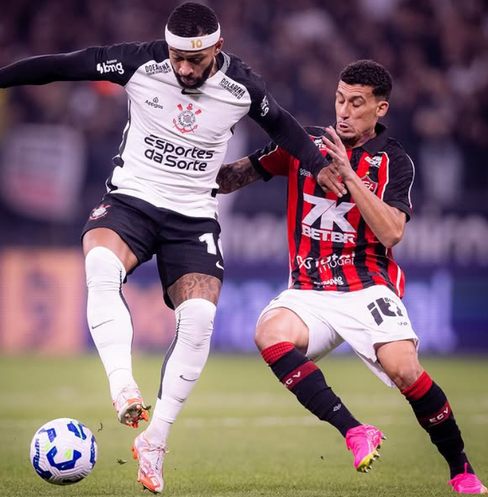 Memphis manda recado para torcida em meio à má fase do Corinthians