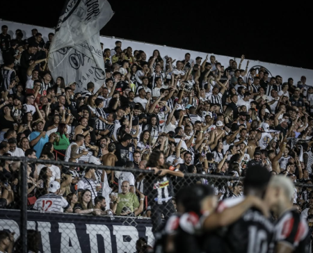 Torcida do Athletic na Arena Sicredi