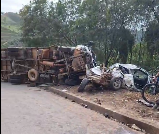Motorista de caminhão morre em grave acidente no Contorno Rodoviário do Vale do Aço