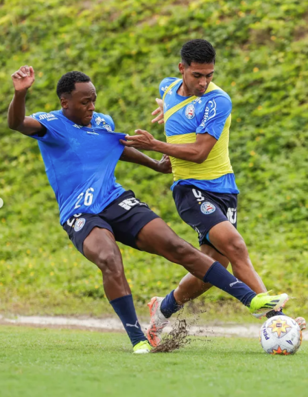 Elenco do Bahia durante treino