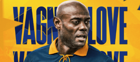 Retrô anuncia Vagner Love