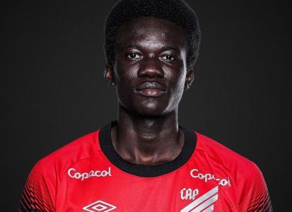 Jogador de 18 anos é natural de Burkina Faso