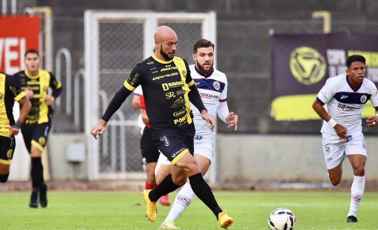 Ex-Cruzeiro marca, mas Itabirito empata com Cascavel e mantém jejum na Série D
