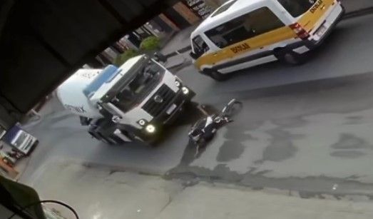 Vídeo: menino de 13 anos cai de bicicleta e morre atropelado por caminhão em BH