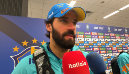 Goleiro Alisson na zona mista após classificação da Seleção para a Copa do Mundo de 2026