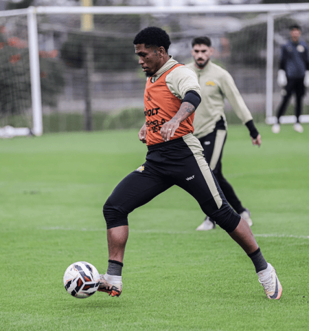 Elenco do Criciúma durante treino