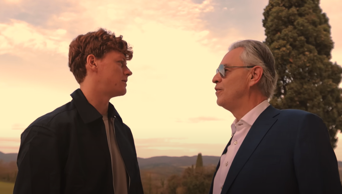 Tenista número um do mundo inova e lança música com Andrea Bocelli; escute