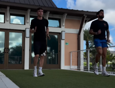 Yuri Alberto e Breno Bidon treinam durante férias nos Estados Unidos