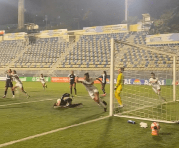 Tricolor Paulista virou a partida contra o Timão nos acréscimos