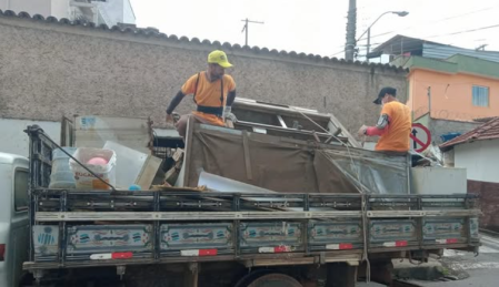 Moradores devem deixar itens nas calçadas.