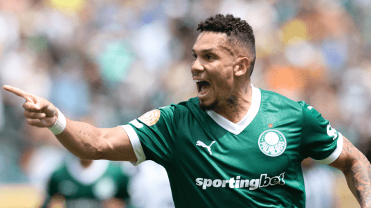 A vibração de Paulinho: o atacante marcou o gol da classificação do Palmeiras no Mundial de Clubes