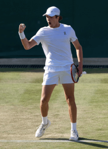 João Fonseca durante disputa de Wimbledon