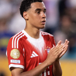 Musiala passa por cirurgia após fraturar a fíbula em jogo do Mundial de Clubes