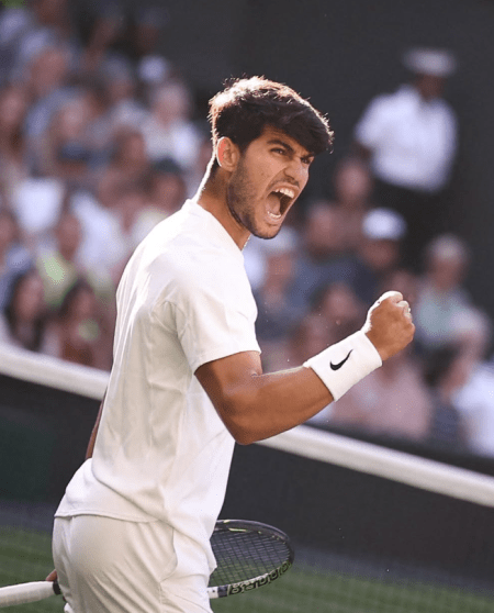 Alcaraz durante disputa em Wimbledon