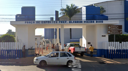 A Praça de Esportes fica na Av. José Agripino Rios, sn - Industrial.