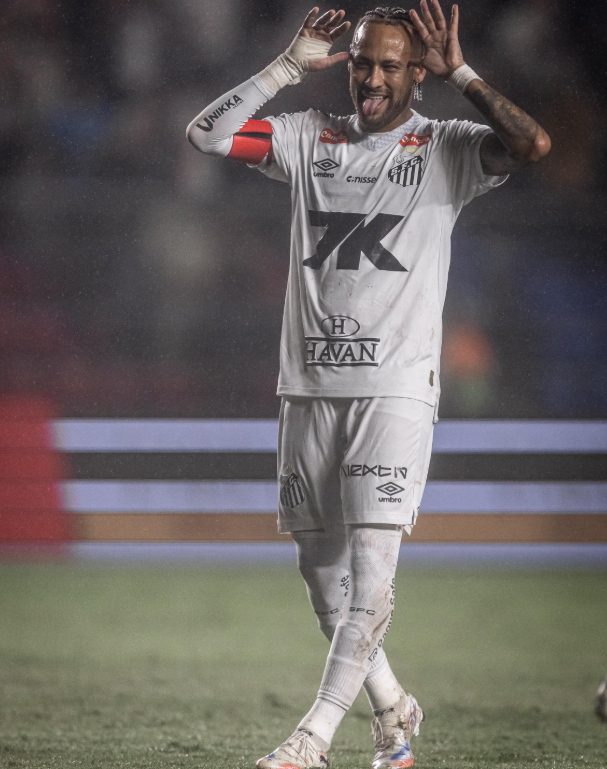 Destaque do Santos, Neymar vibra com condição física às vésperas de retorno do Brasileiro