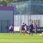 Com Memphis, Corinthians treina para enfrentar o Red Bull Bragantino; veja como foi
