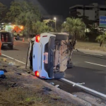 Motorista perde controle e capota veículo após bater em árvore na BR 381 em Ipatinga