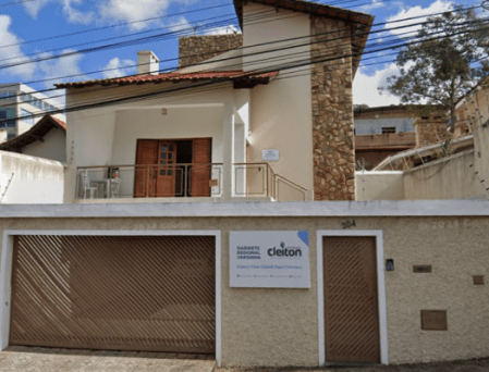 Segundo a assessoria de imprensa do Professor Cleiton, quando foi criado, o gabinete oferecia espaço para manifestações culturais e reuniões.