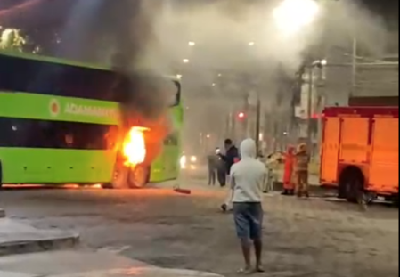 Ônibus Fogo Ipatinga