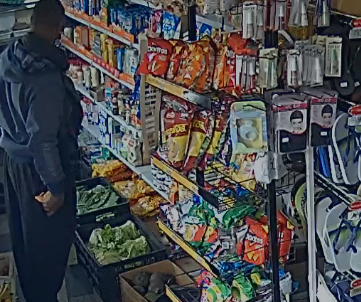 Suspeito é flagrado furtando produto em mercearia de Ouro Preto