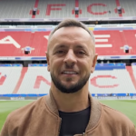 Rafinha anuncia aposentadoria do futebol aos 39 anos