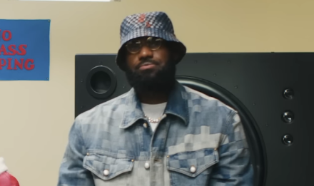 LeBron James durante participação no videoclipe da música 'STOP PLAYING WITH ME', do rapper Tyler, The Creator