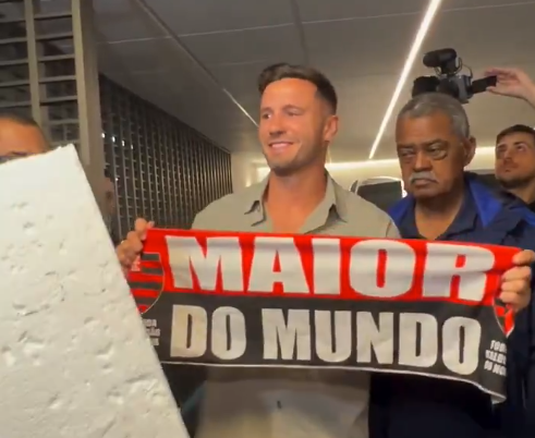 Reforço do Flamengo, Saúl Ñíguez desembarca no Rio de Janeiro