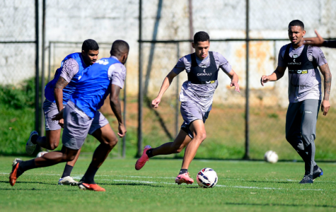 Jogadores da Ponte Preta durante treino para jogo da Série C 2025
