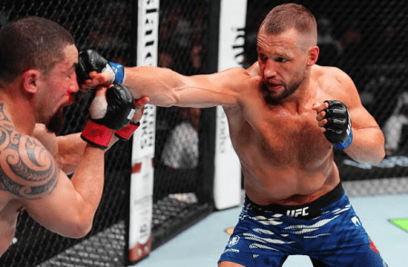 Robert Whittaker e Reinier de Ridder se enfrentam na luta principal do UFC