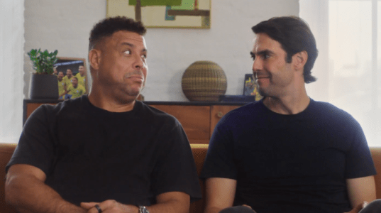 Ronaldo e Kaká irão se enfrentar em partida de exibição do game EA FC 25 na Arábia Saudita