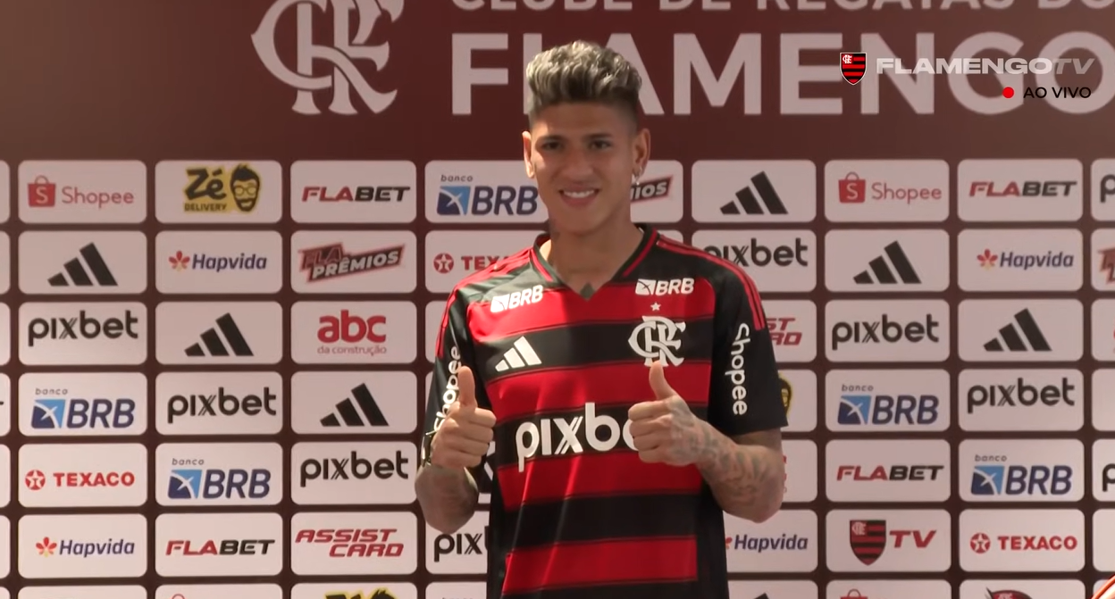 Contratado como opção a Arrascaeta, Carrascal elogia camisa 10 do Flamengo
