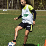 Jogadora do América projeta jogo decisivo contra o Santos e revela meta para 2025