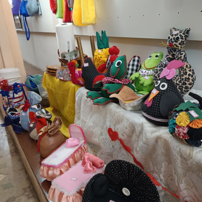 Associação AVEC expõem trabalhos no Theatro Capitólio