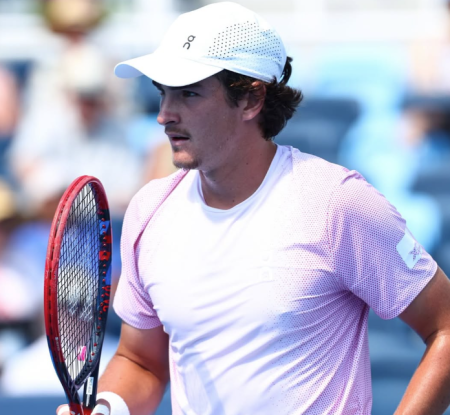 João Fonseca durante primeira rodada do Masters 1000 de Cincinnati