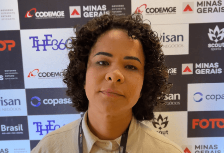 Barbara Fonseca, diretora de futebol feminino do Grêmio