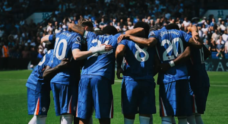 Elenco do Chelse durante o jogo com o Crystal Palace, pela Premier League