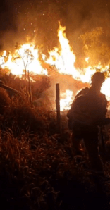Segundo os militares, o combate teve início na tarde deste domingo.
