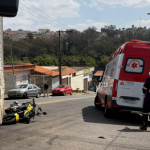 Motociclista fica ferido em acidente envolvendo caminhão em Varginha